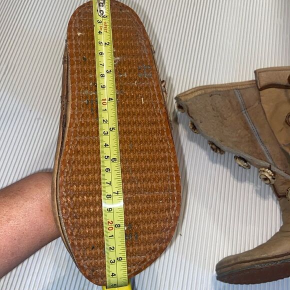 Custom Moccasin boots antler button lace closure Native American bead work 7.5 - Picture 10 of 14